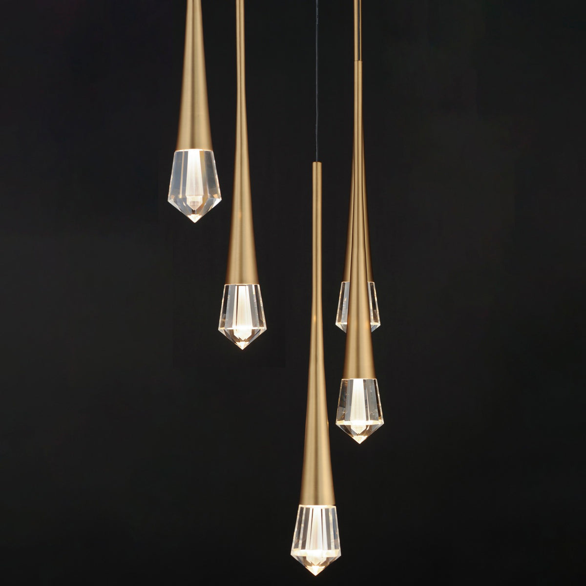 Suspension DEL | Pierce