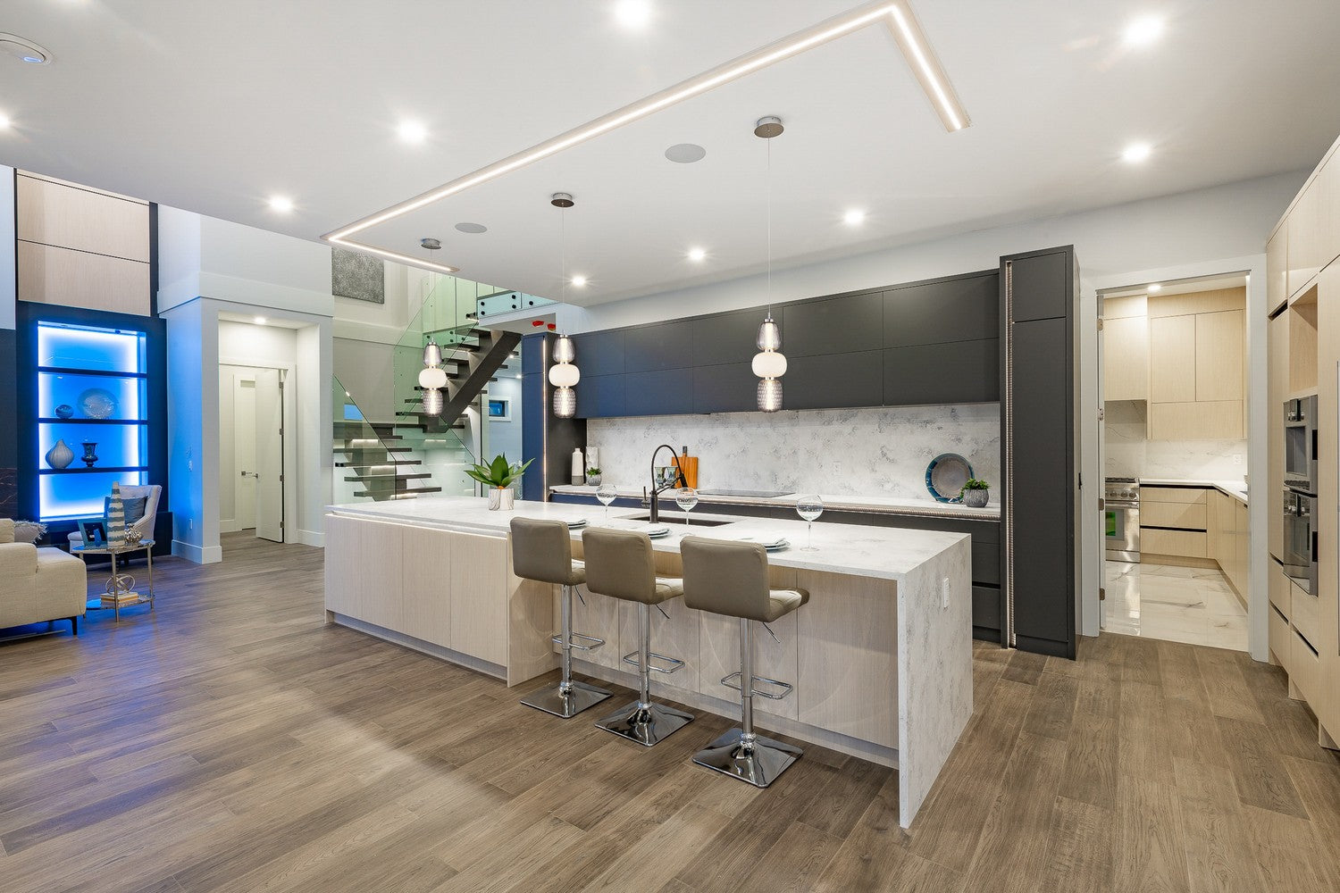Suspension DEL | Cyra