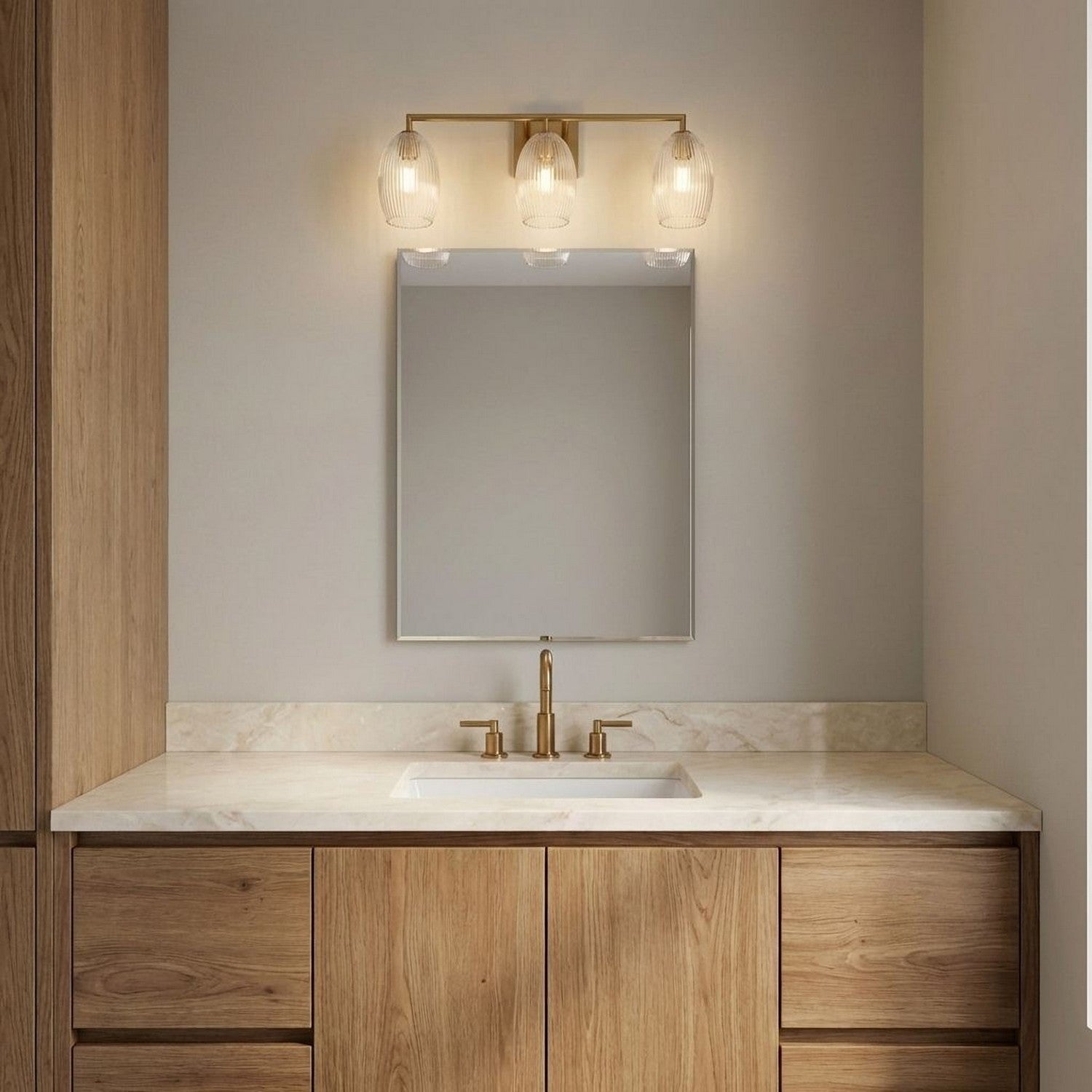 Applique de salle de bain 3 lumières | Burnished Brass | Serafina