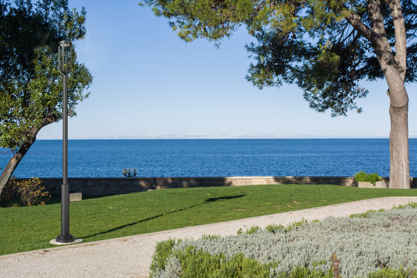 LELAND Luminaire sur poteau Noir DEL INTÉGRÉ - 5005PHB-5010P-BK-LED | Z-LITE