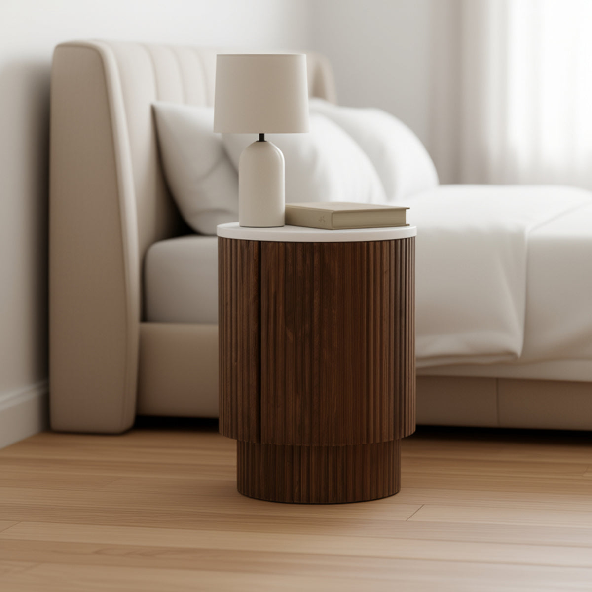 Table d’appoint ronde avec rangement Reyna – fini NOYER/BLANC | World Wide