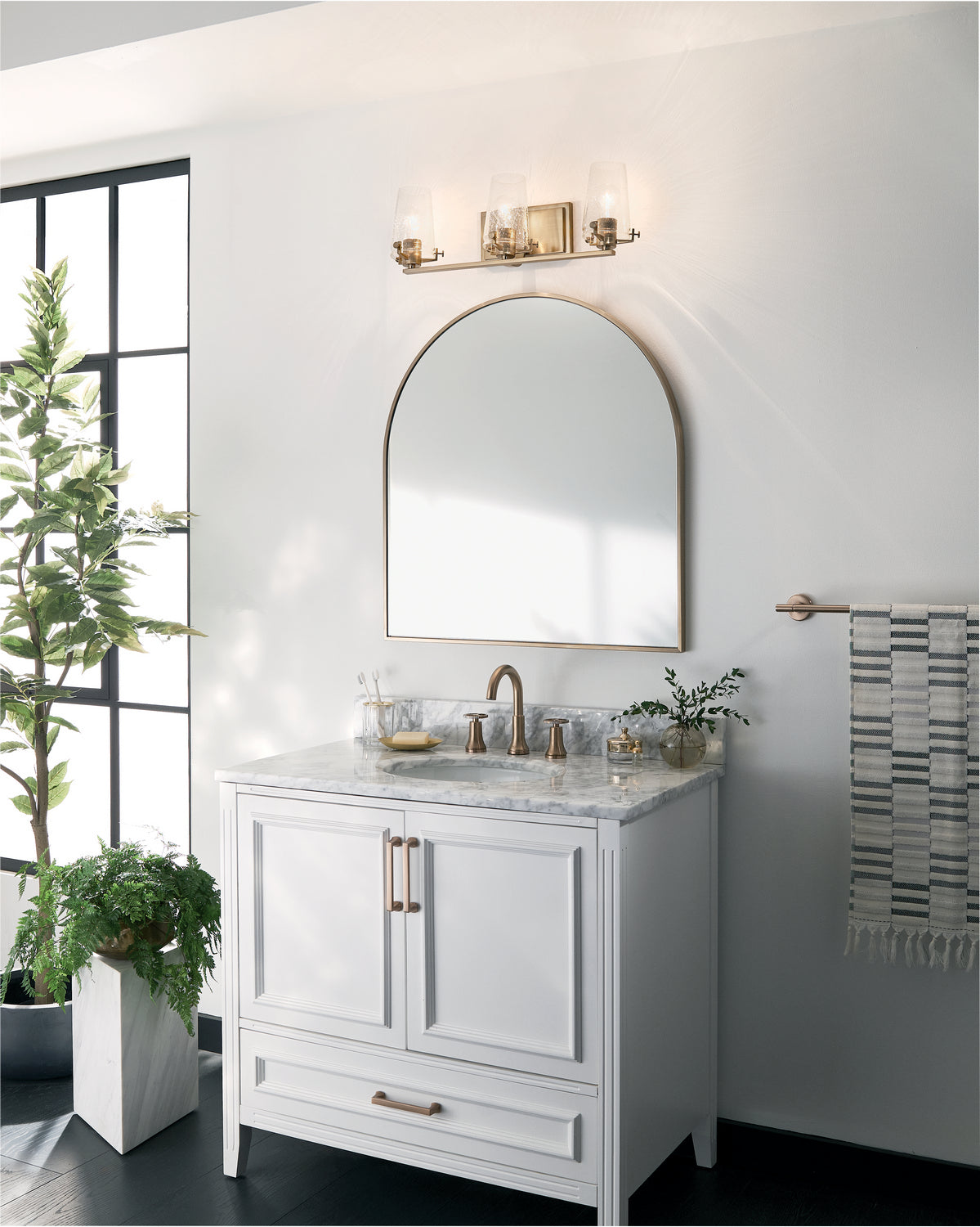Applique de salle de bain 3 lumières | Alton