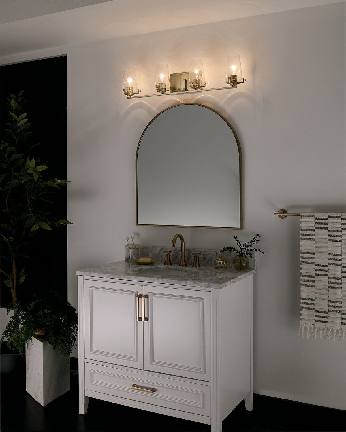Applique de salle de bain 4 lumières | Alton