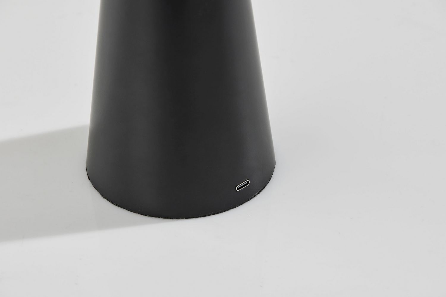 Lampe de table DEL | Ozzie