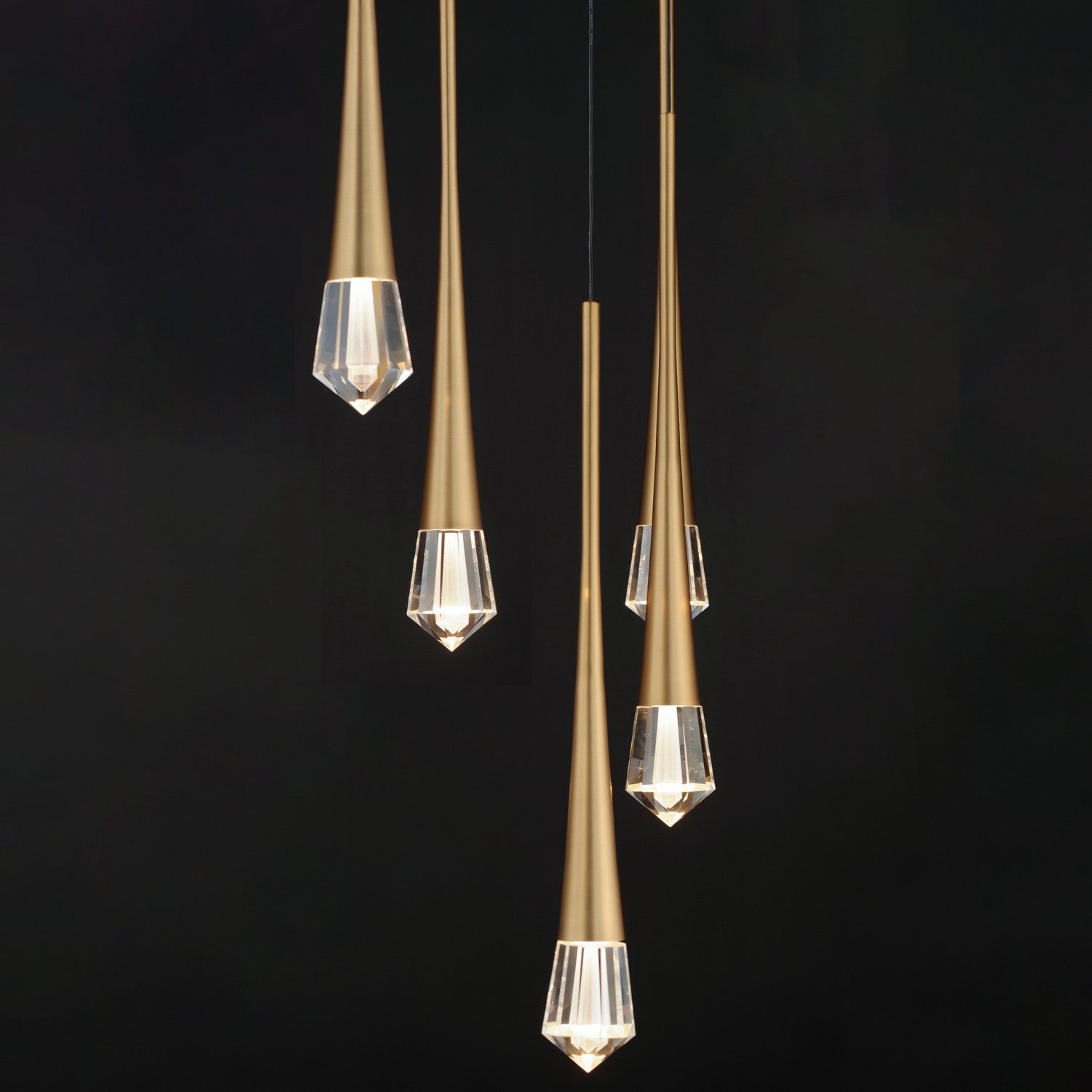 Suspension DEL | Pierce