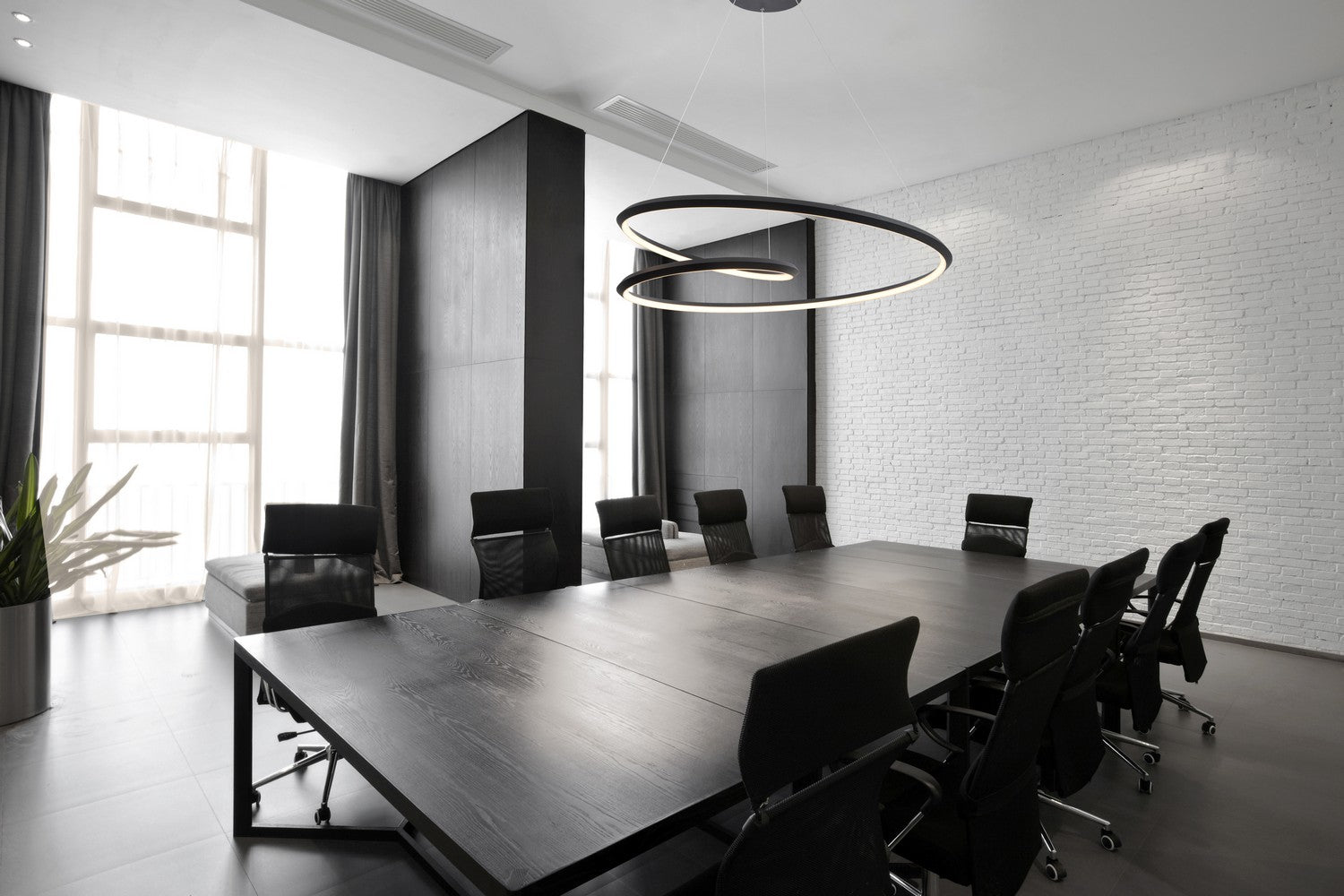 Suspension DEL | Ampersand