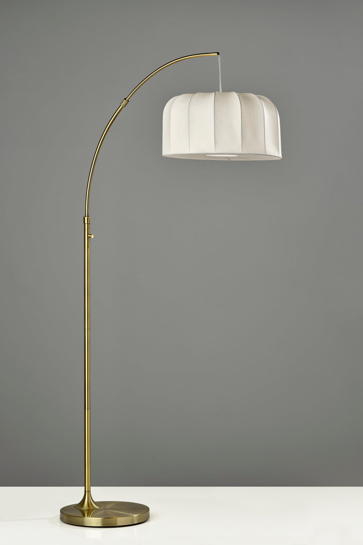 Lampadaire arqué | Adella — Adesso