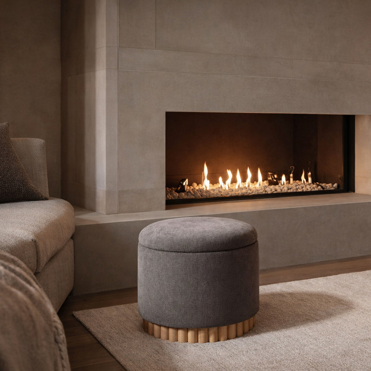 Ottomane de rangement ronde Sadie – fini CHARBON CHAUD/NATUREL | World Wide