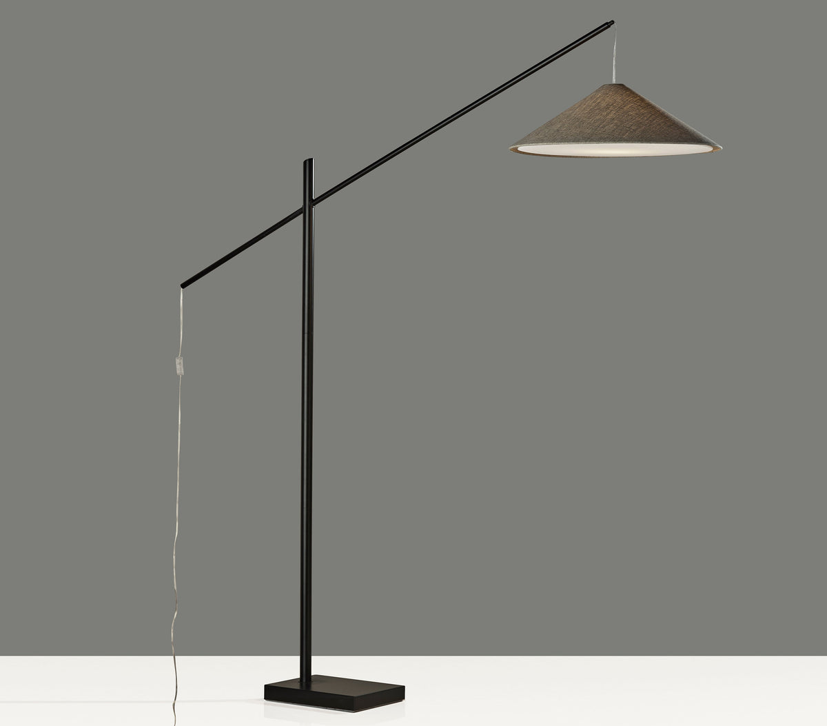 Lampadaire arqué | Hogan — Adesso