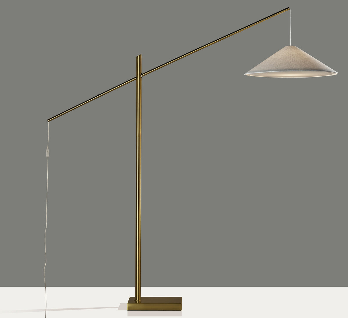 Lampadaire arqué | Hogan — Adesso