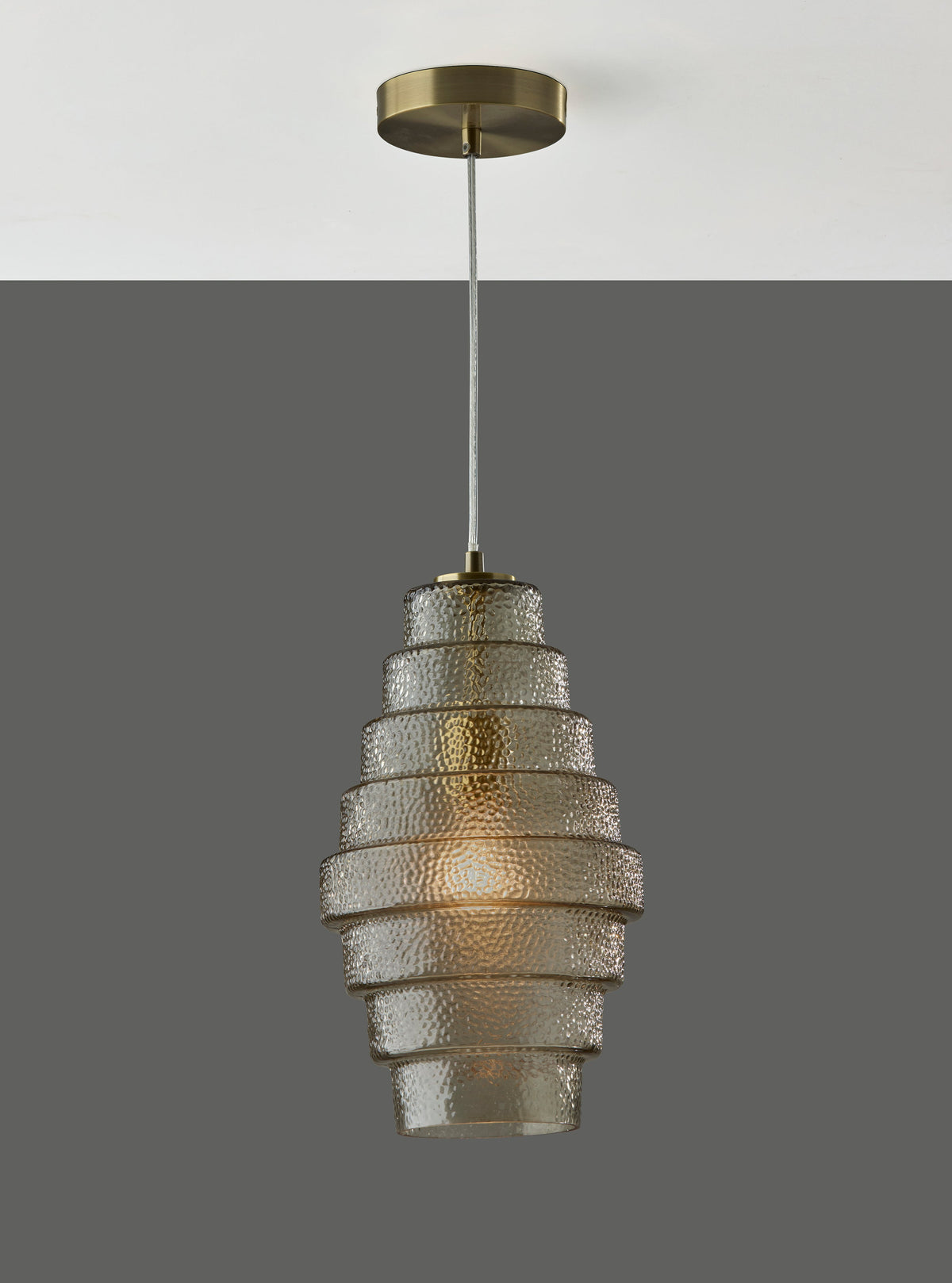 Suspension | Lori — Adesso
