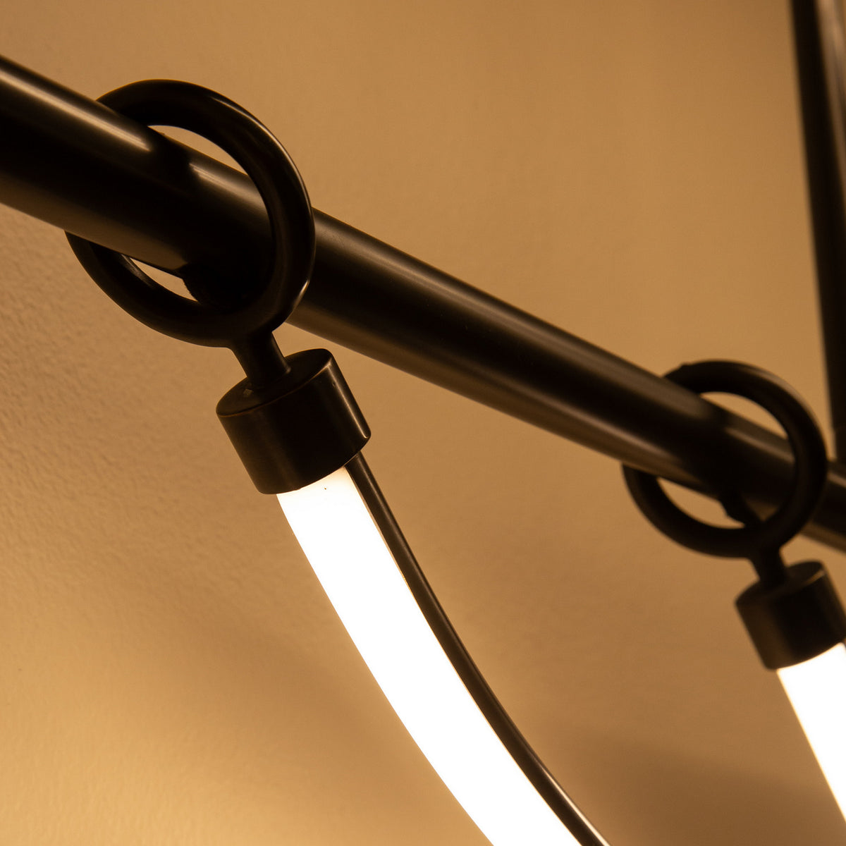 Suspension linéaire DEL | Aryas